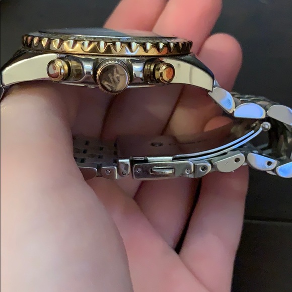 Michael Kors Everest Chronograph Silver Dial Tri-Tone Ladies Watch - Picture 7 of 8